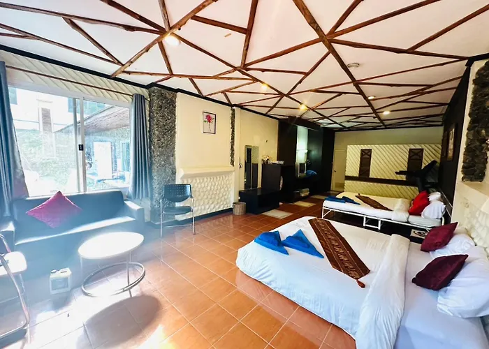 Big Family Bungalow Near Swiming Pool